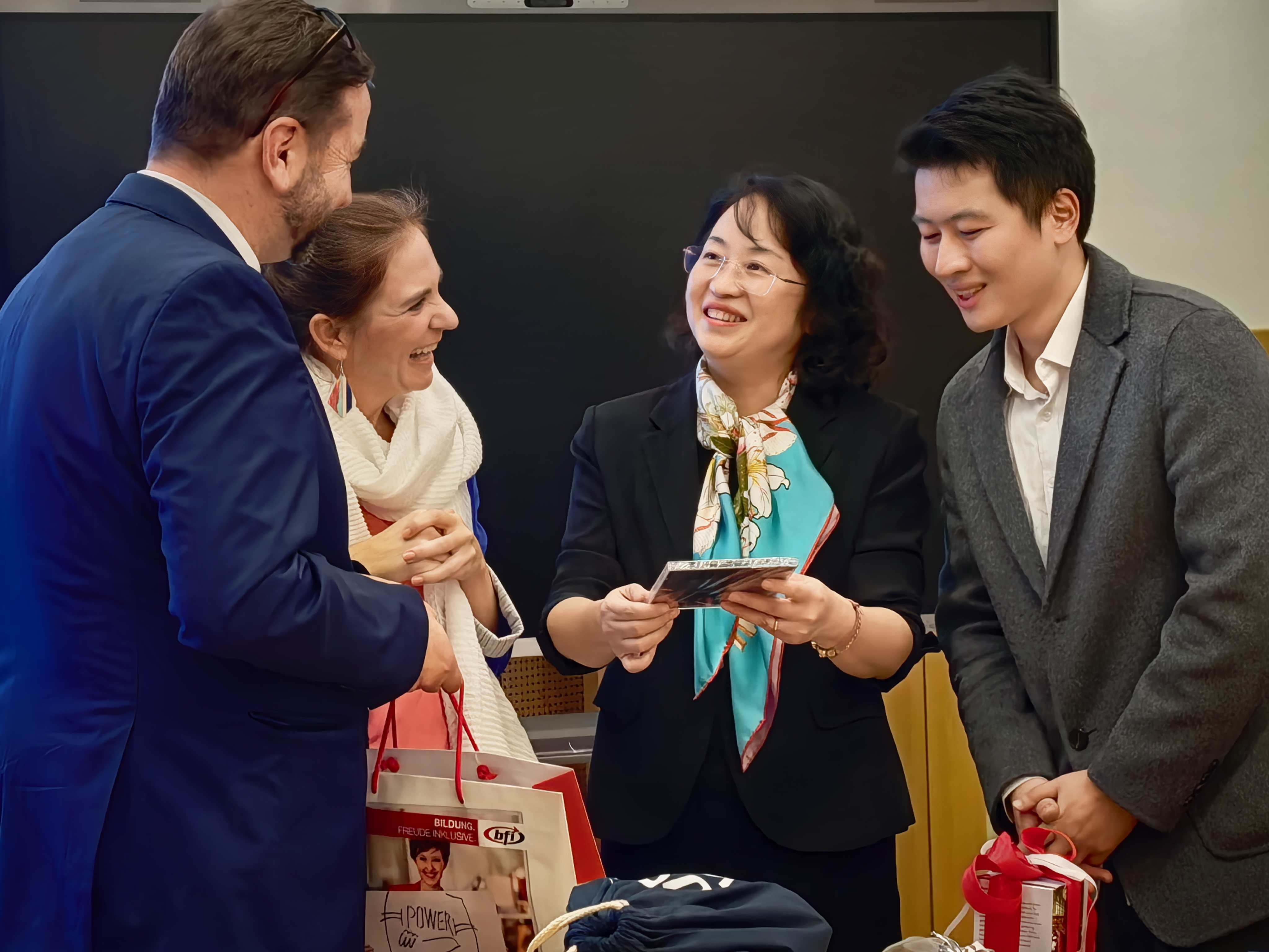 图片11.jpg 图片11.jpg