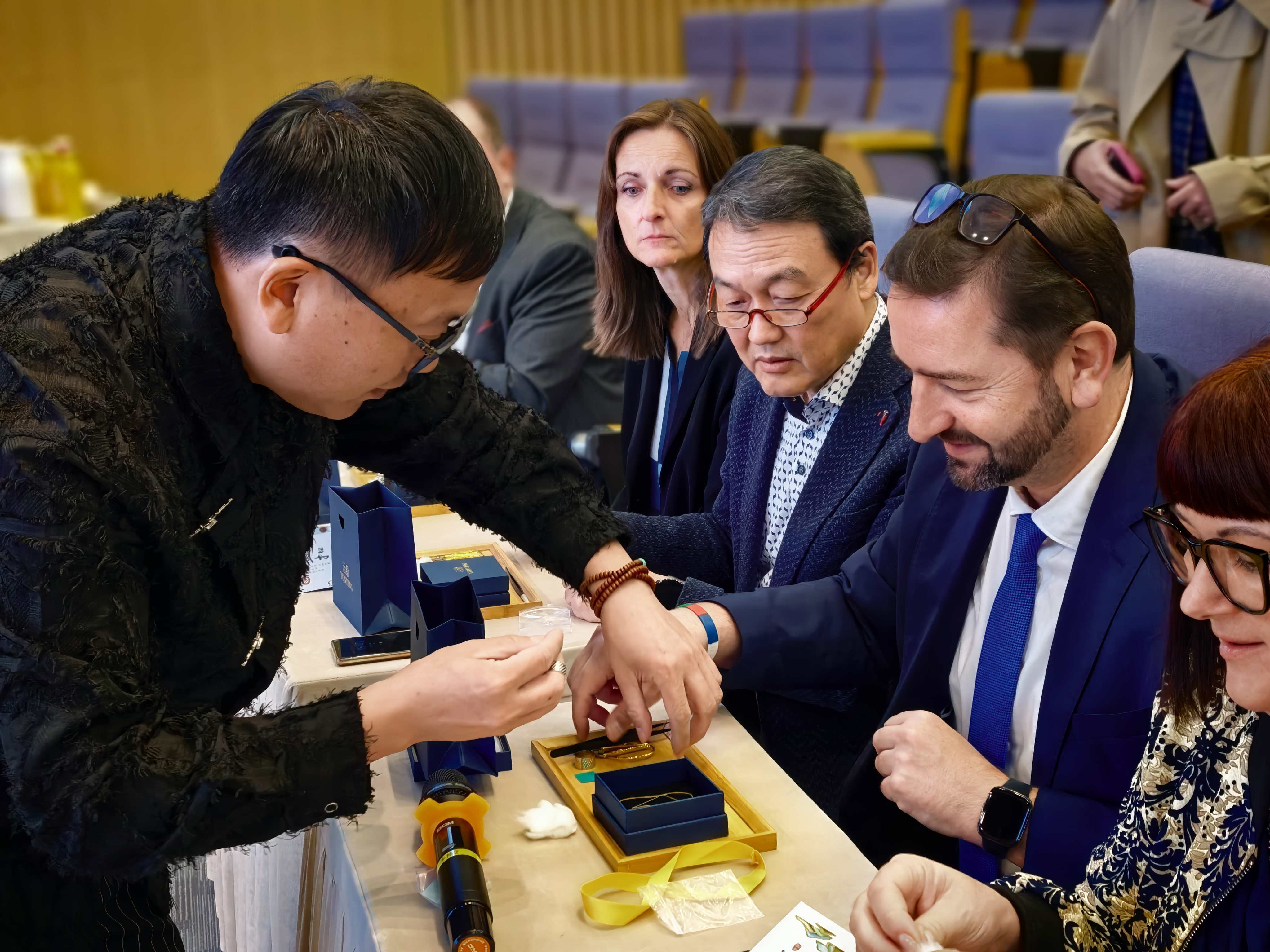 图片5.jpg 图片5.jpg