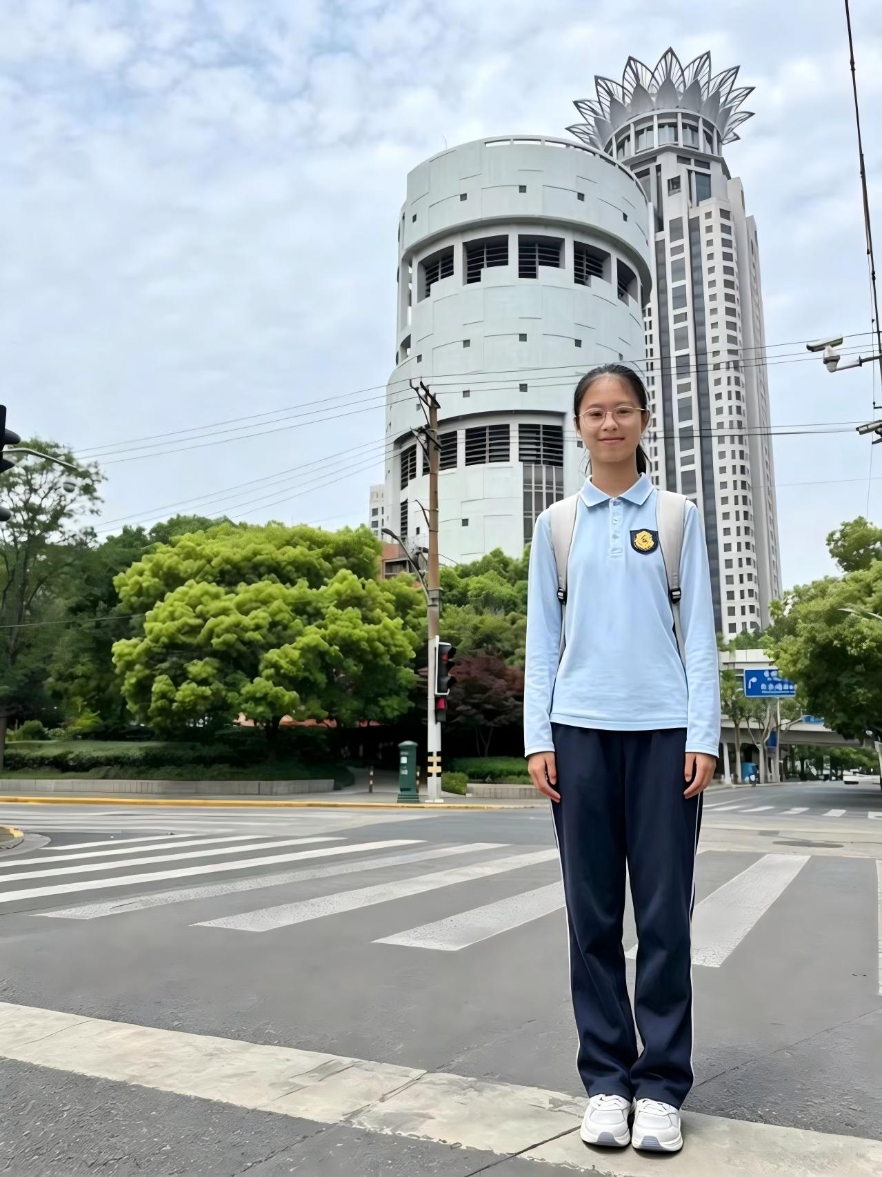 蓝郁菲.jpg 蓝郁菲.jpg