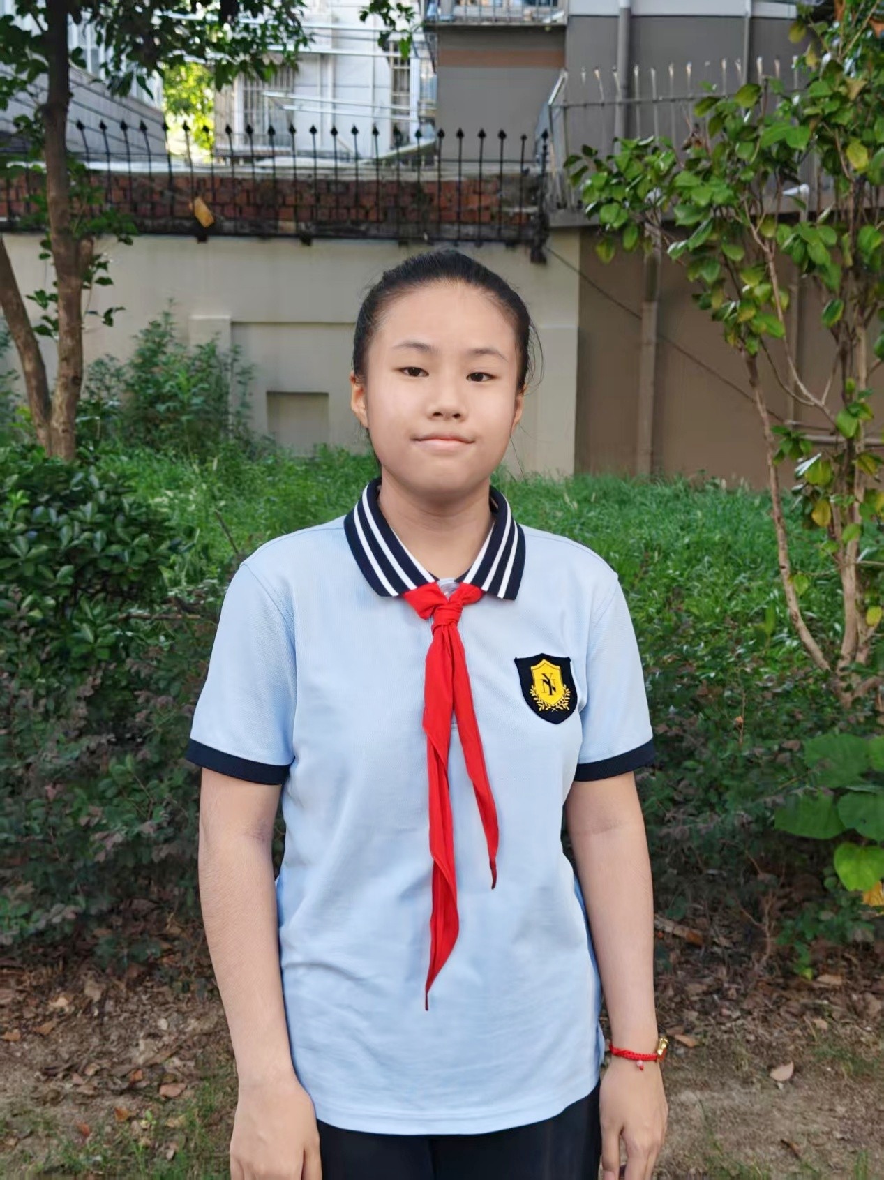 边婧瑶.jpg