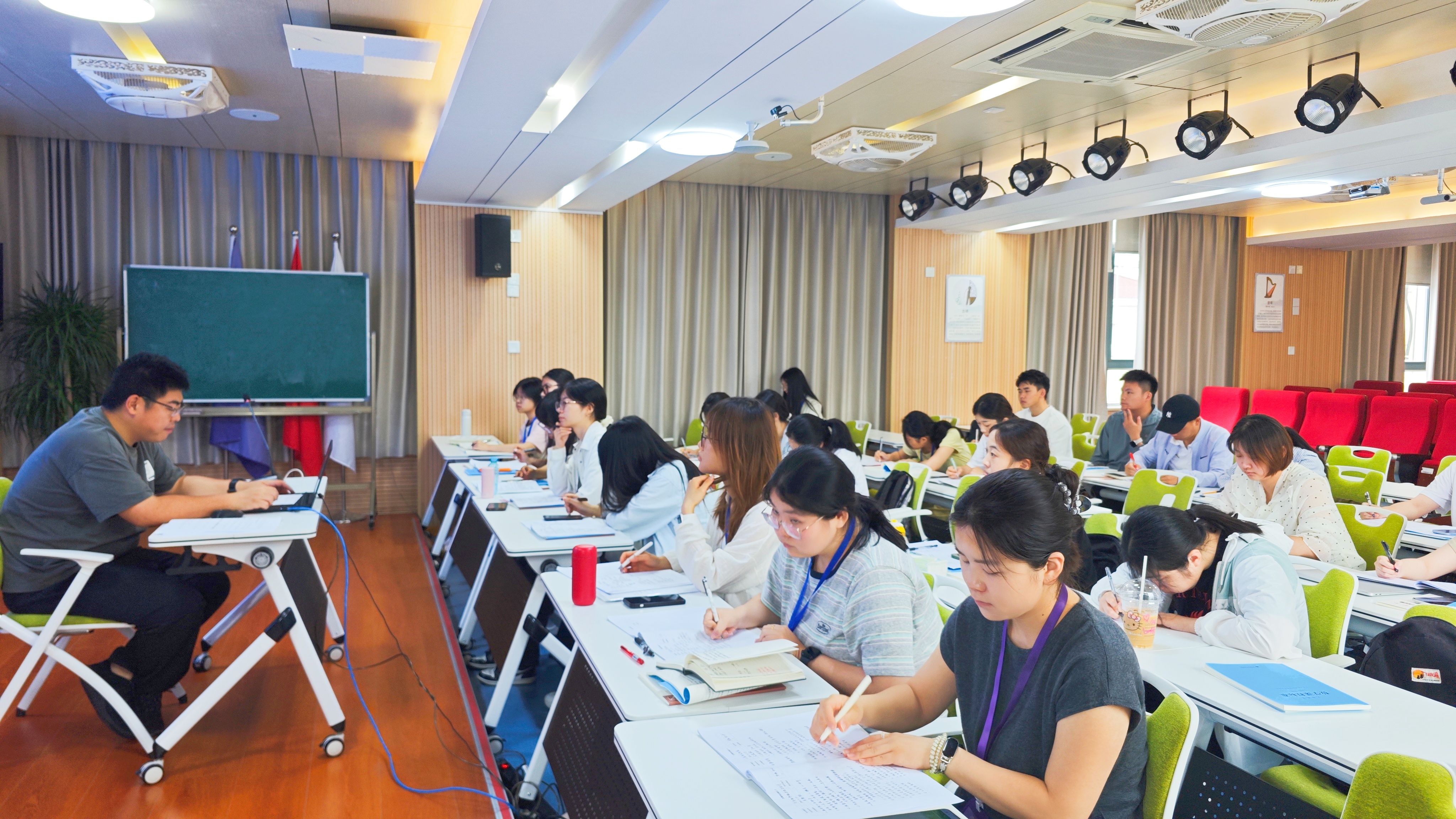 图1.jpg