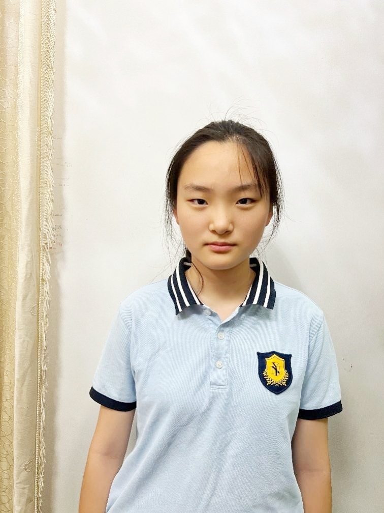 张依依.jpg