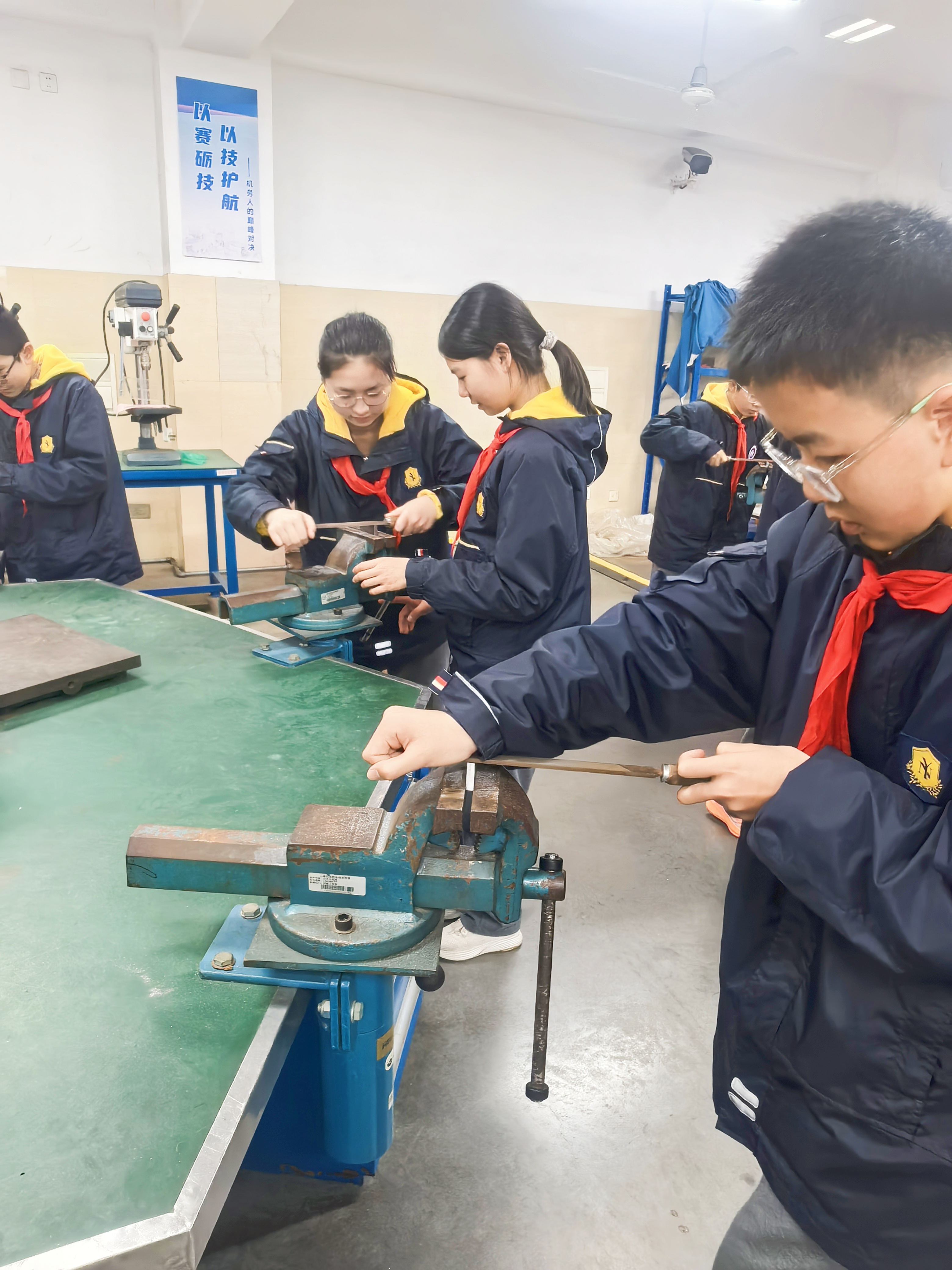 照片2-2.jpg 照片2-2.jpg